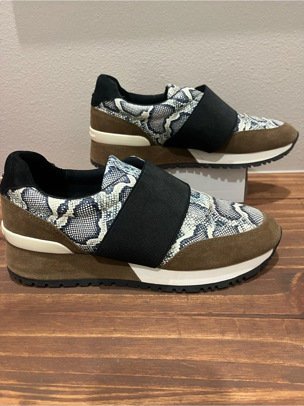 Antiono Melani Womans Airla Blue Snake Print SlipOn Sneaker Wedge Shoes Size 8M